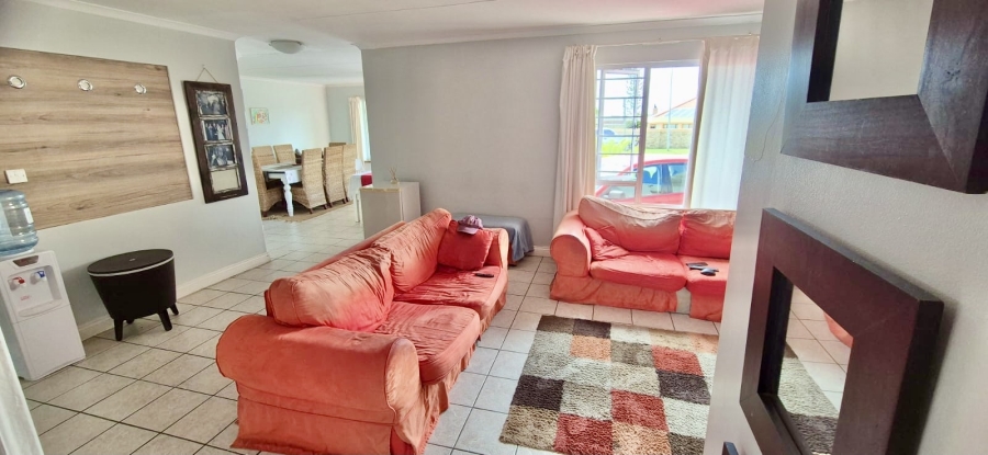 4 Bedroom Property for Sale in Overbaakens Eastern Cape